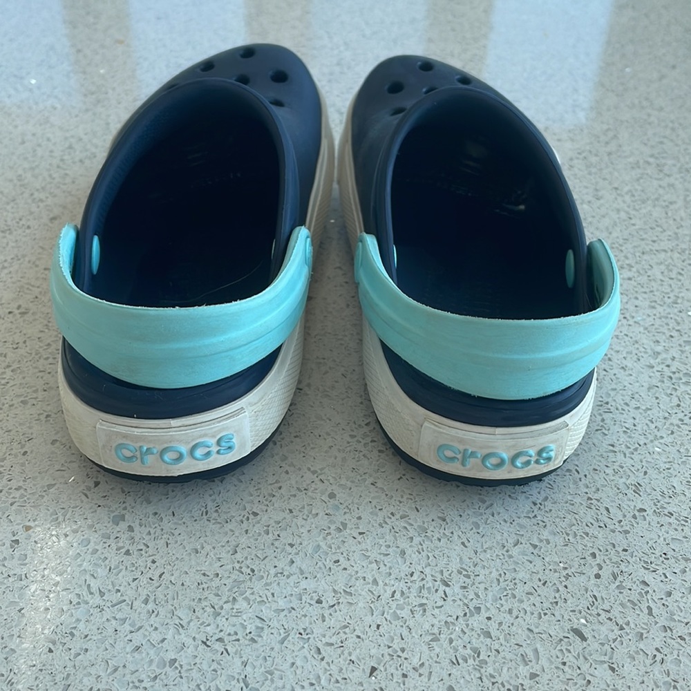 Crocs - Picture 3 of 5